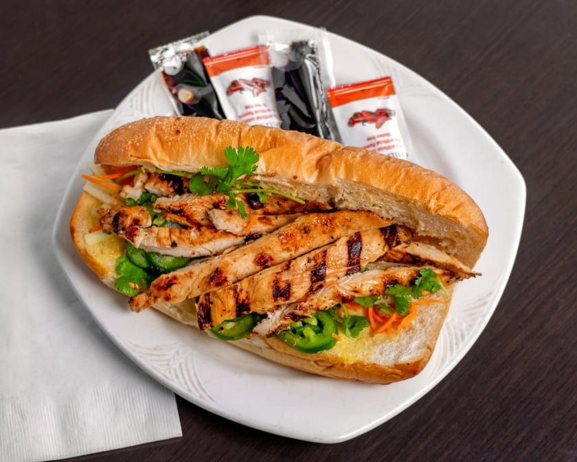 BM1. Grilled Chicken or Pork Sandwich.